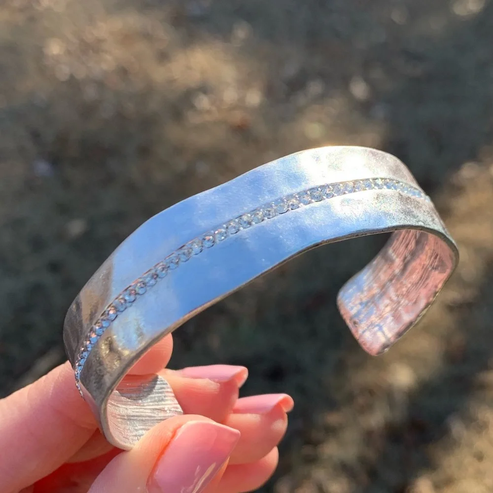 NWT Dimpled Rhinestone Metal Cuff - Picture 9 of 12